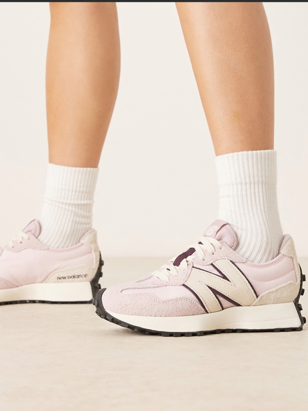New Balance 327 Lace Up Sneakers 11